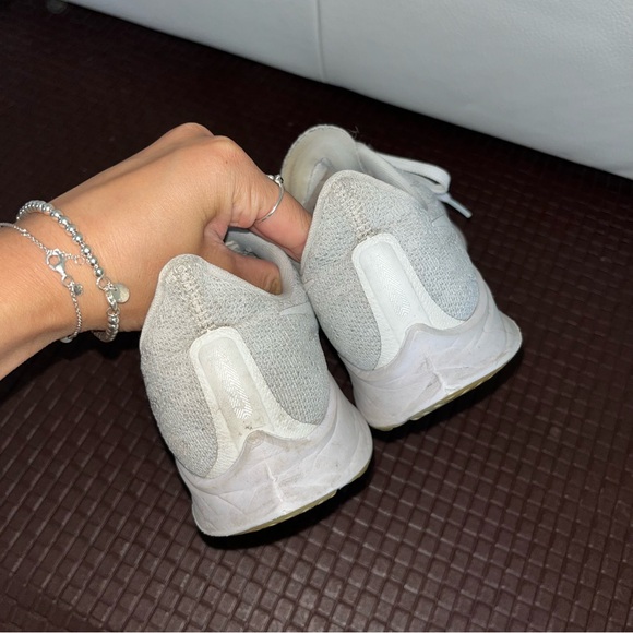 Nike Women’s Air Zoom Pegasus 36 Running Shoe - Picture 5 of 11